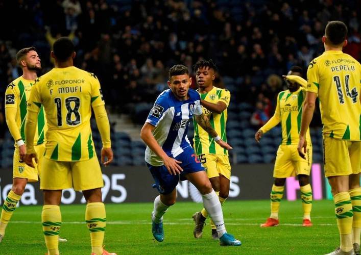 乐鱼体育登陆入口-赛地聚焦：葡超清晨热度飙升；多伦多猛龙队长鼓劲；赛场秩序良好；阵容厚度经受考验的简单介绍-乐鱼体育登陆入口